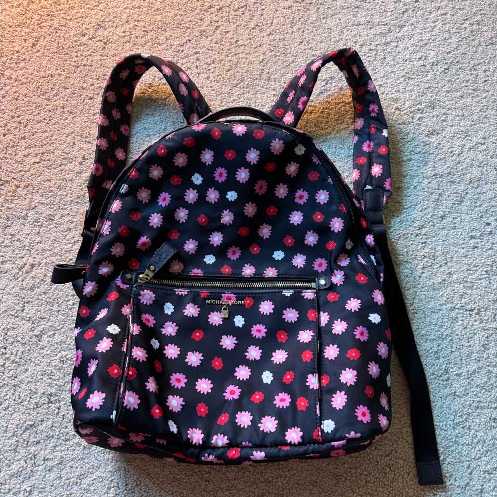 Michael Kors Nylon Kelsey Large Backbag